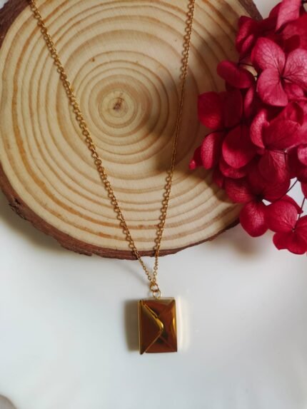 Mailbox Neck Chain with message card