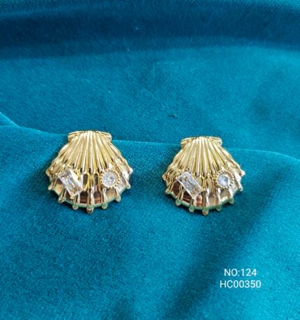 Simran Shell Earrings